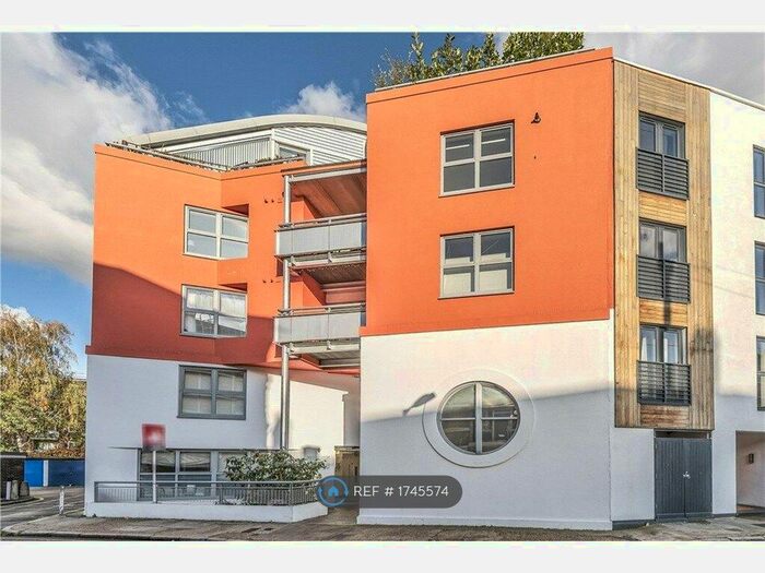 2 Bedroom Flat To Rent In Barrow Store Court, London, SE1