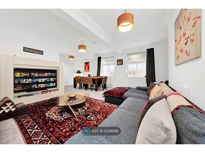 3 Bedroom Flat To Rent In South Kensington, London, SW5