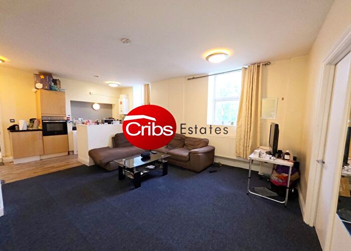 2 Bedroom Flat To Rent In London, SW19