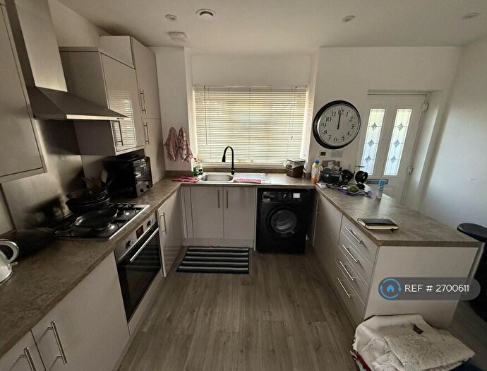 3 Bedroom Semi Detached House To Rent In Norbury Avenue, Croydon, CR7