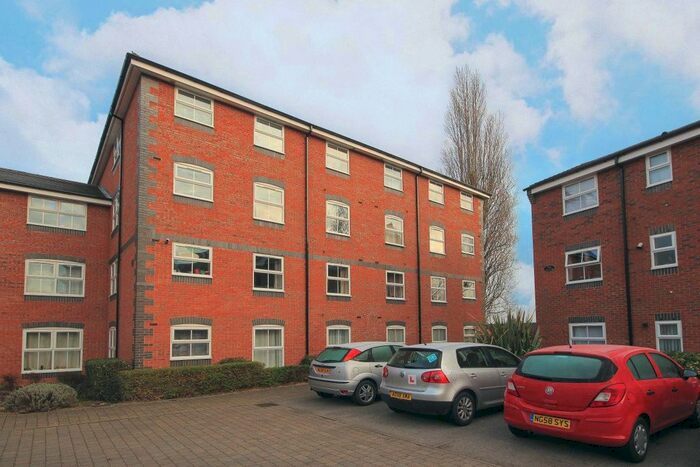 2 Bedroom Flat To Rent In Drapers Field, Canal Basin, Coventry, CV1