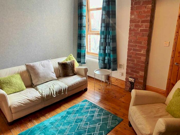 2 Bedroom Flat To Rent In Campo Lane, Sheffield, South Yorkshire, S1