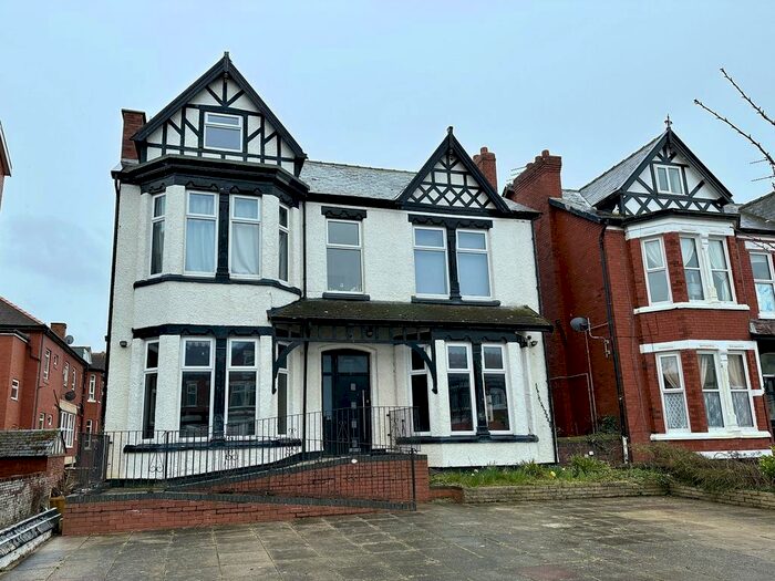 2 Bedroom Flat To Rent In Lathom Road, Southport, Merseyside., PR9
