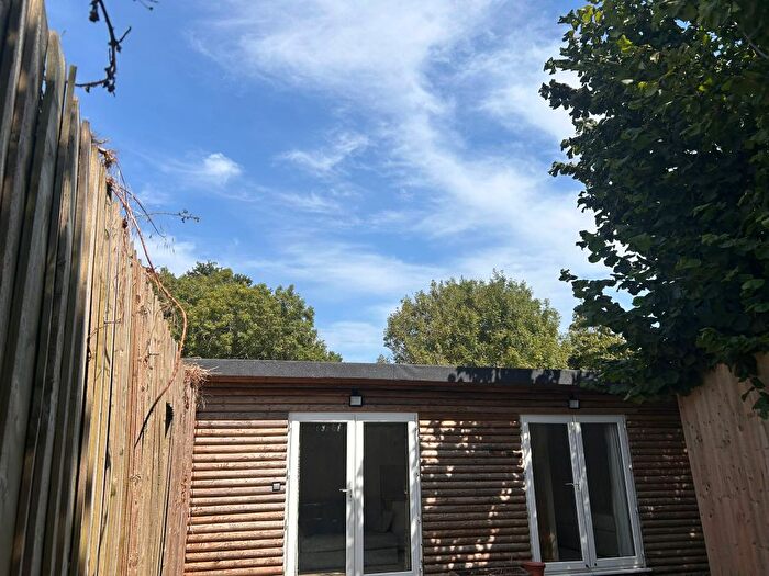 1 Bedroom Barn Conversion To Rent In Valley Road, Bournemouth, BH8