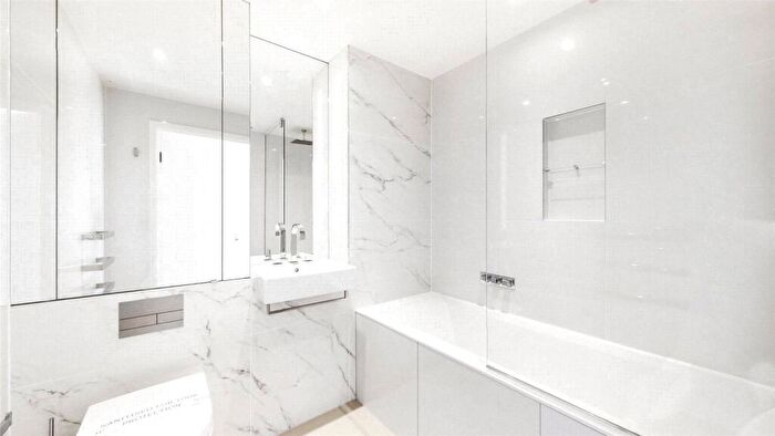 1 Bedroom Flat To Rent In Hampton Tower, London, E14