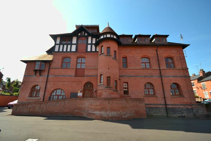 2 Bedroom Flat To Rent In Sandpiper House, Carlton, Nottingham, NG4