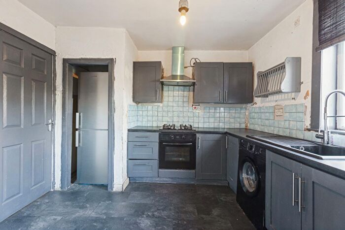 2 Bedroom Flat For Sale In Grangeburn Road, Grangemouth, FK3