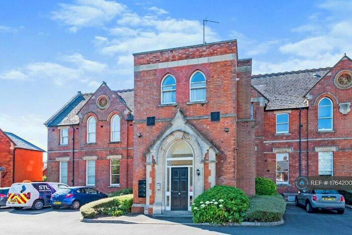 1 Bedroom Flat To Rent In Victoria House, Swindon, SN1