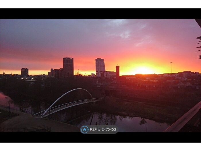 2 Bedroom Flat To Rent In Riverside Way, Leeds, LS1