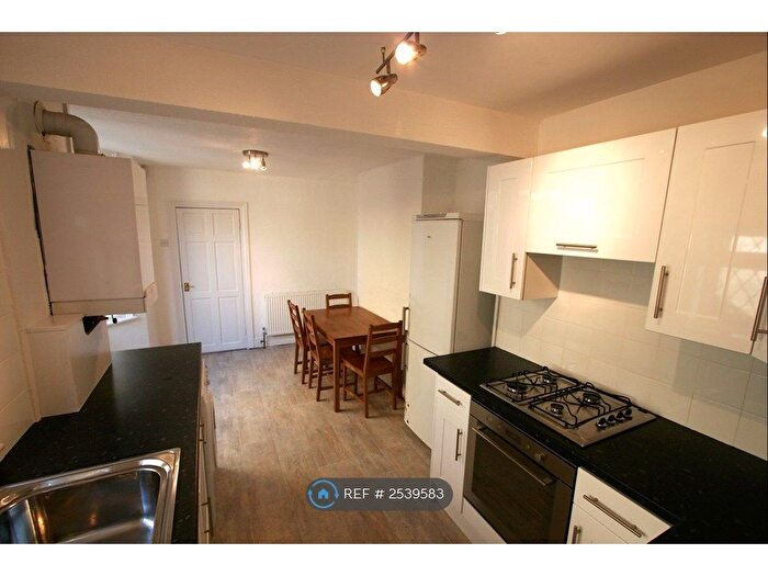 4 Bedroom Terraced House To Rent In Ropery Street, London, E3