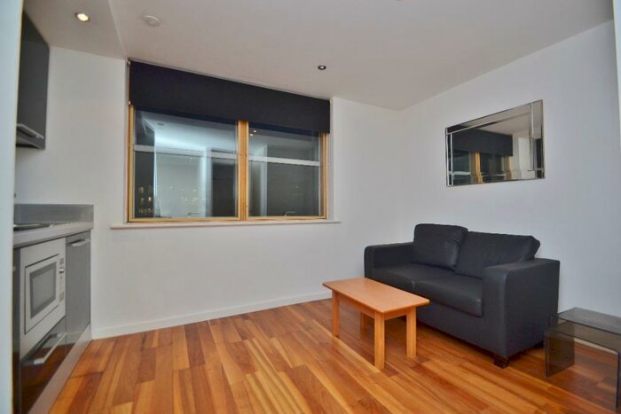 1 Bedroom Flat To Rent In West Point, Wellington Street, Leeds, LS1