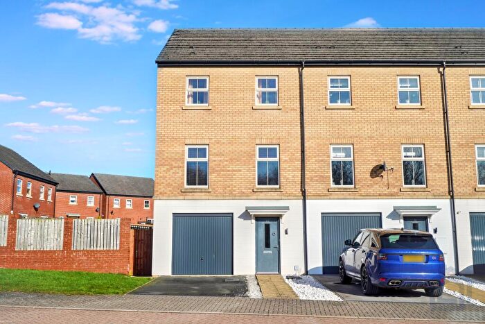 4 Bedroom End Of Terrace House For Sale In Abbey Wood Close, Derby, DE22