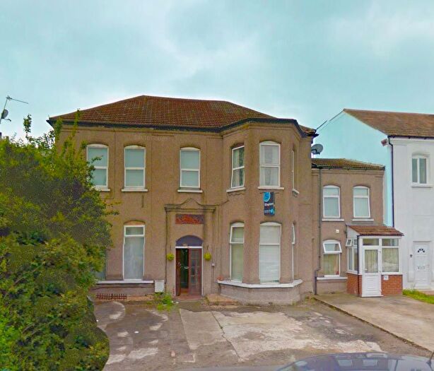 1 Bedroom Flat To Rent In Aldbrough Road South, Seven Kings, IG3
