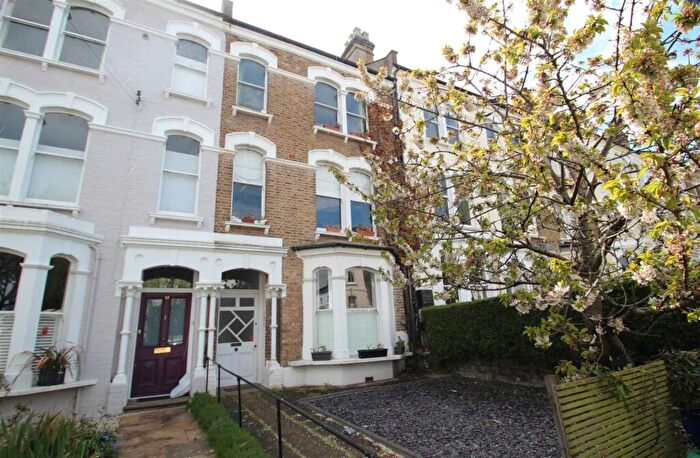 2 Bedroom Flat To Rent In Miranda Road, Whitehall Park, N19