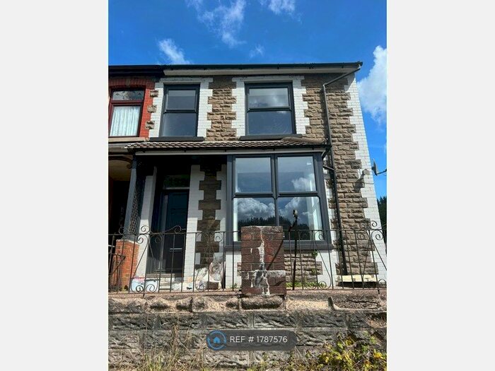 4 Bedroom End Of Terrace House To Rent In Ynyswen Road, Treorchy, CF42