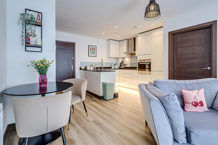 1 Bedroom Apartment For Sale In Victoria Avenue, Southend-on-Sea, SS2