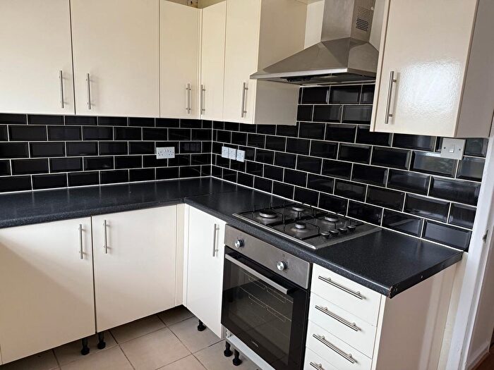 2 Bedroom Property To Rent In Cornwall Road, Southampton, SO18