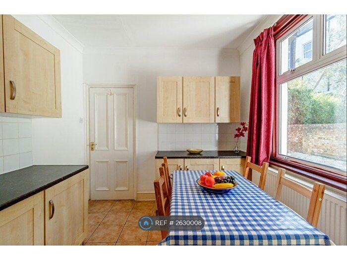 4 Bedroom Terraced House To Rent In Landseer Road, Ju, N19