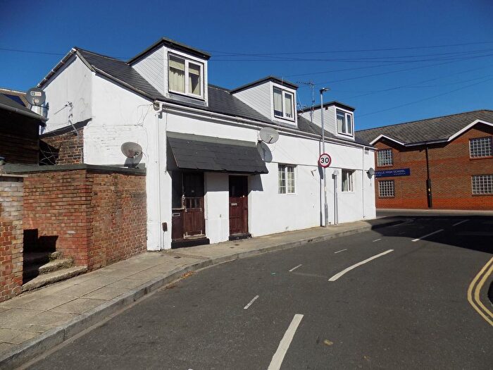 2 Bedroom Flat To Rent In Clarendon Road, Southsea, PO5