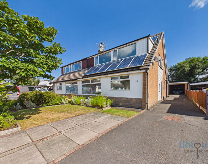4 Bedroom Semi-Detached House For Sale In Bowland Place, Lytham St. Annes, FY8