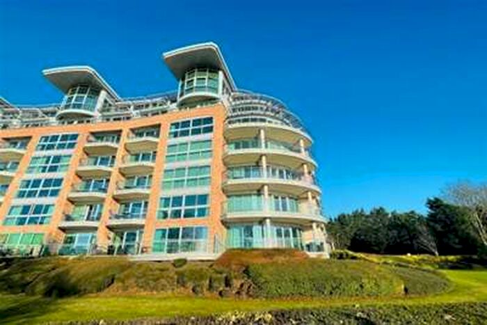 3 Bedroom Flat To Rent In River Crescent, Nottingham, NG2