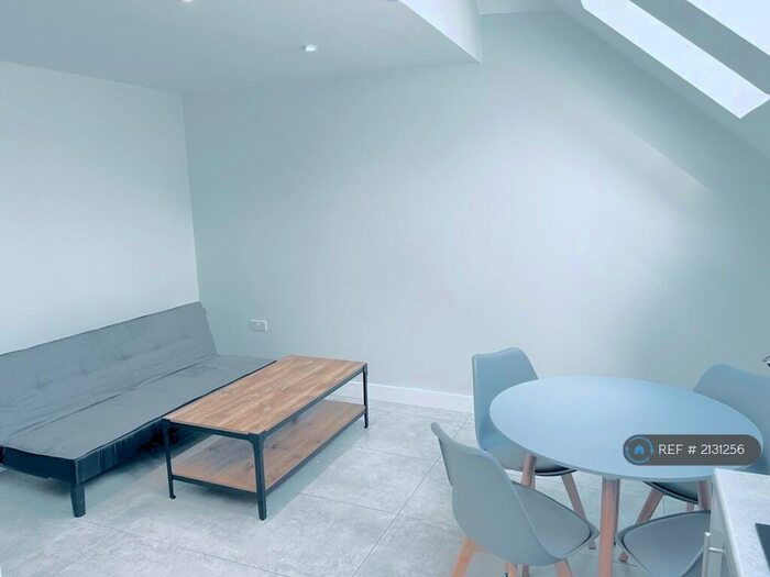 2 Bedroom Flat To Rent In Southampton Street, Reading, RG1