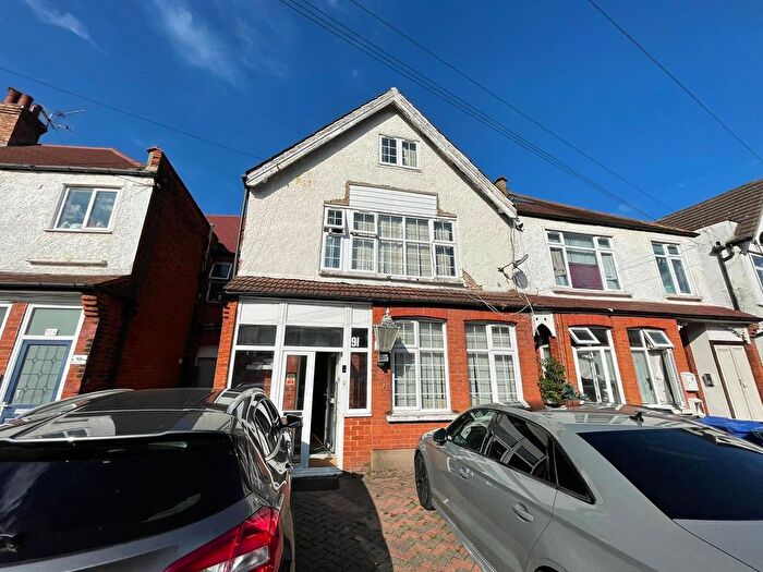 5 Bedroom Semi-Detached House To Rent In Welldon Crescent, Harrow, HA1