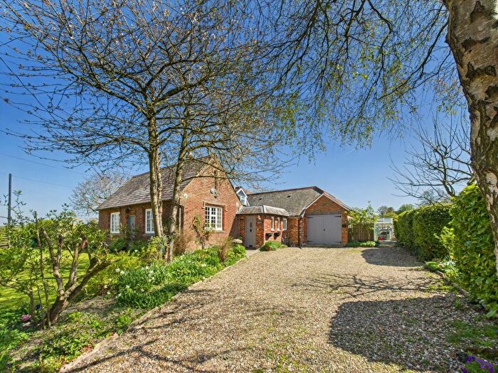 4 Bedroom Detached House For Sale In School House, Drayton Beauchamp, HP22