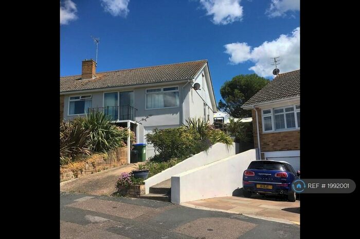 2 Bedroom Bungalow To Rent In Ifield Close, Saltdean, Brighton, BN2