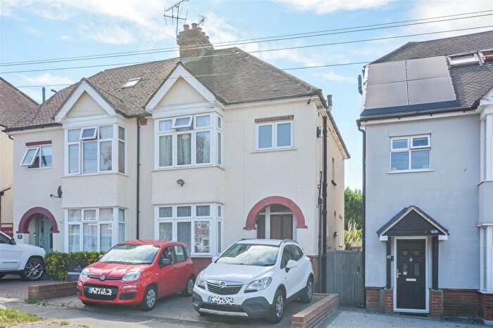 3 Bedroom Semi-Detached House For Sale In Warley Mount, Warley, Brentwood, CM14