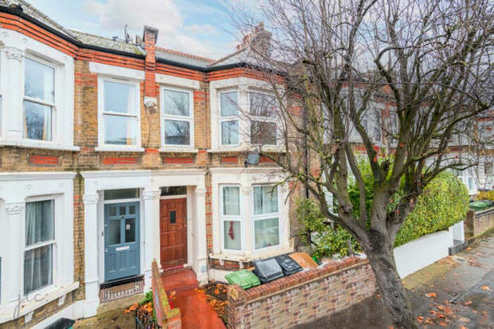 2 Bedroom Apartment To Rent In Aspinall Road, Brockley, SE4