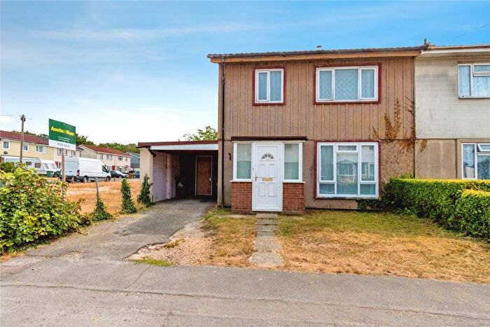 3 Bedroom Semi-Detached House For Sale In Elgar Road, Southampton, Hampshire, SO19