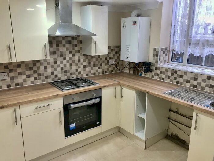 2 Bedroom Apartment To Rent In Narborough Road, Leicester, LE3