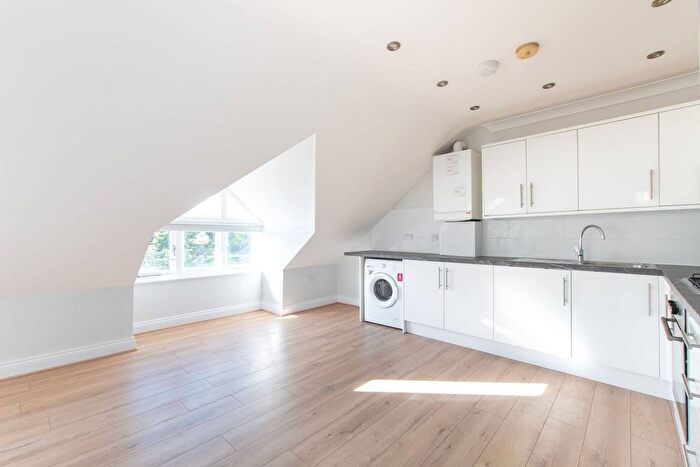 1 Bedroom Flat To Rent In Freeland Road, Acton, London, W5