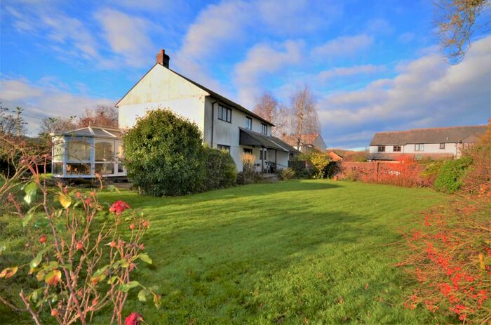 4 Bedroom Detached House For Sale In Bolham, Tiverton, Devon, EX16