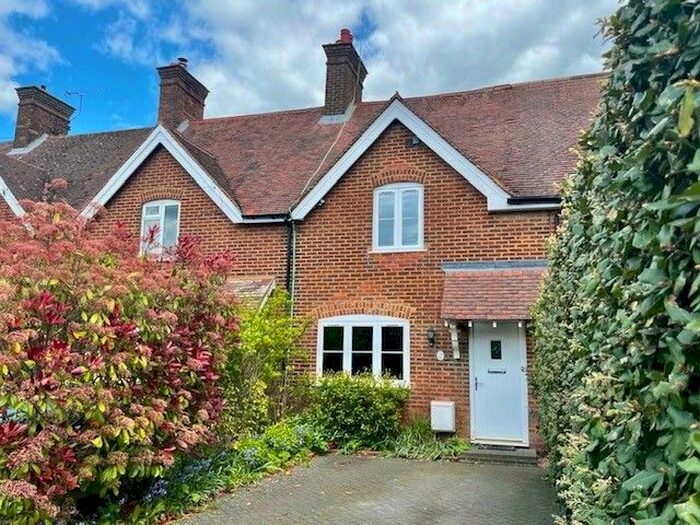 3 Bedroom Semi-Detached House To Rent In Fox Road, Wigginton, Tring, HP23
