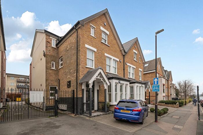 2 Bedroom Flat For Sale In Hatherley Road, Sidcup, DA14