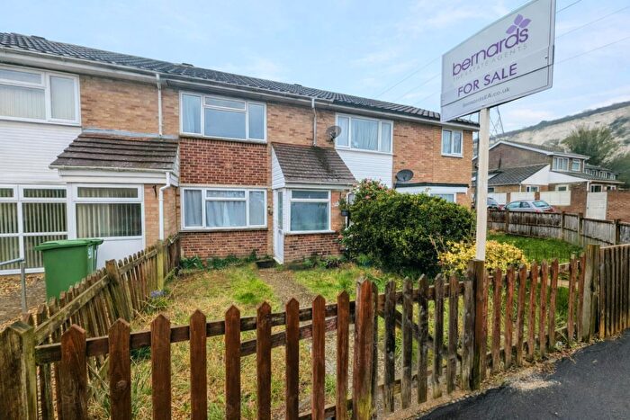 2 Bedroom Terraced House For Sale In Lime Grove, Paulsgrove, PO6
