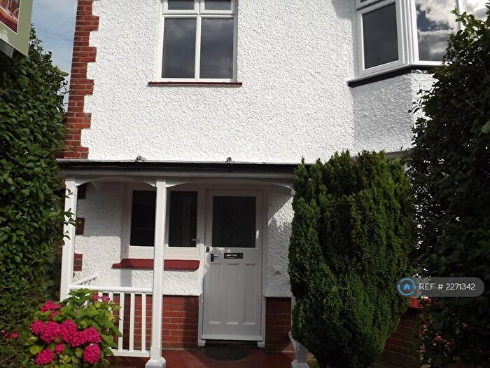 2 Bedroom Flat To Rent In Beacon Road, Broadstairs, CT10