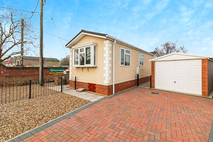 2 Bedroom Mobile/park Home For Sale In Pound Road, Beccles, Suffolk, NR34