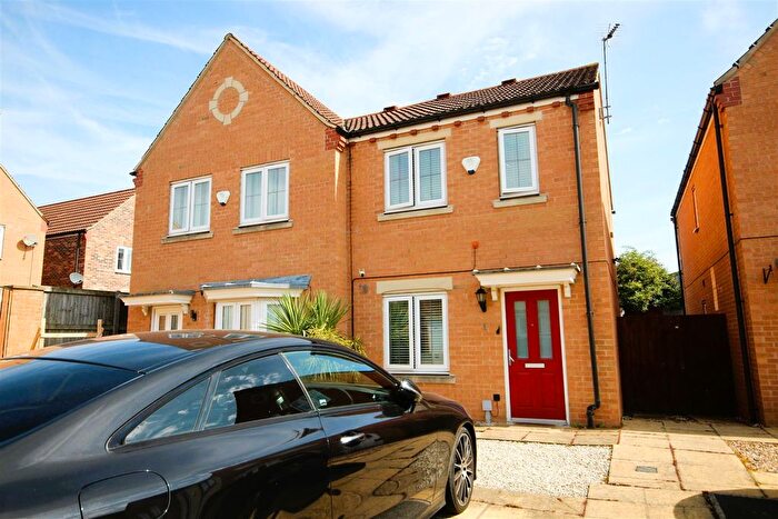 2 Bedroom Semi-Detached House For Sale In Holywell Avenue, Castleford, WF10