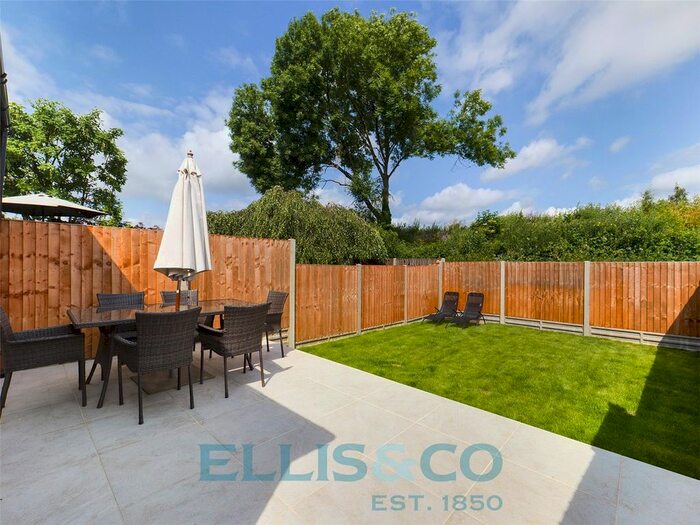 3 Bedroom SemiDetached House For Sale In Hectorage Road, Tonbridge