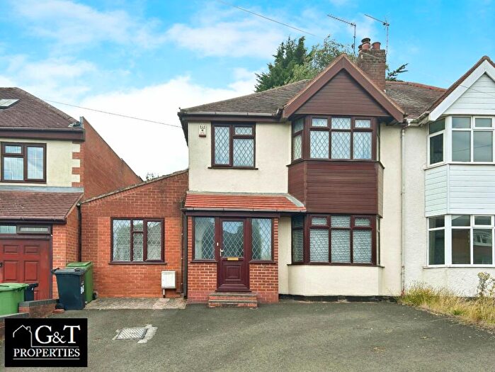 4 Bedroom Semi-Detached House To Rent In Buffery Road, Dudley, DY2