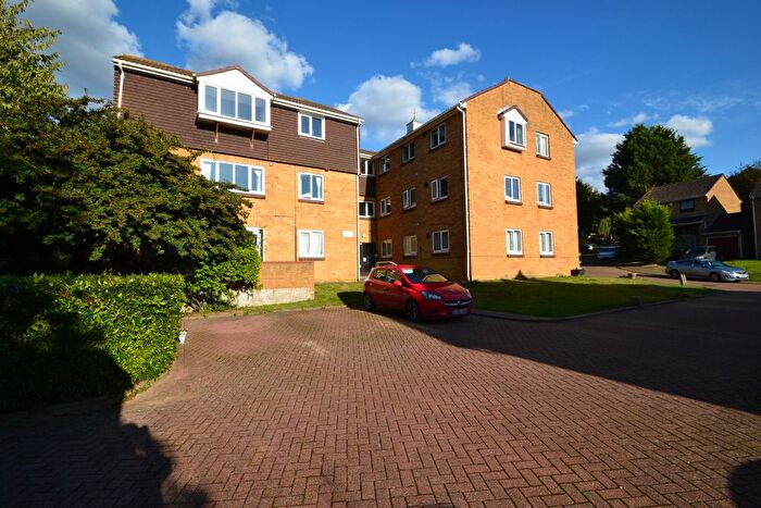 2 Bedroom Flat To Rent In Fallowfield, Sittingbourne, Kent, ME10