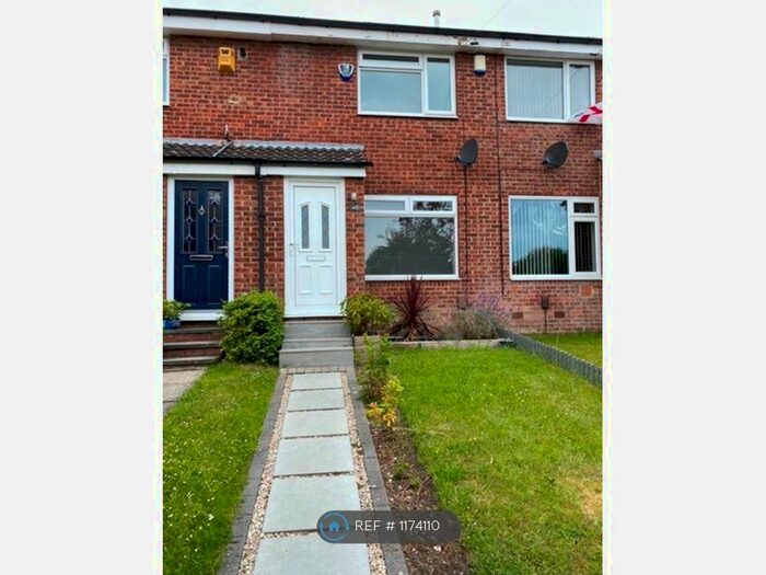 2 Bedroom Terraced House To Rent In Wood Grove, Leeds, LS12