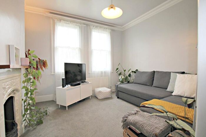 1 Bedroom Flat To Rent In St Pauls Avenue, Willesden Green, NW2