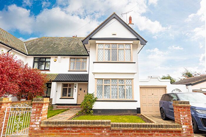 4 Bedroom Semi Detached House For Sale In Arlington Road, Southend-On-Sea, SS2