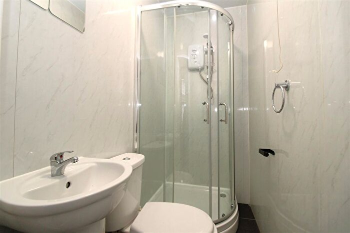 2 Bedroom Flat To Rent In Heaton Park Road, Newcastle Upon Tyne, NE6