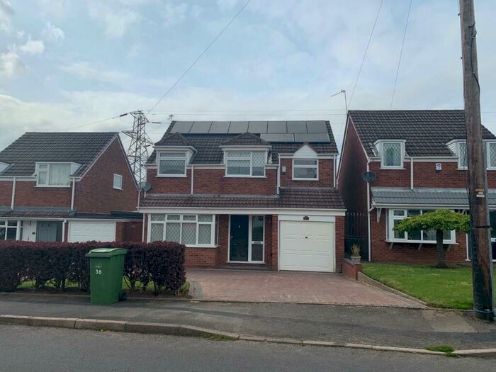 4 Bedroom Detached House To Rent In Alderdale Avenue, Sedgely, DY3