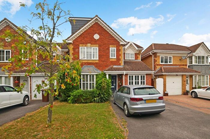 4 Bedroom Detached House For Sale In Swallow Close, Bicester, OX26